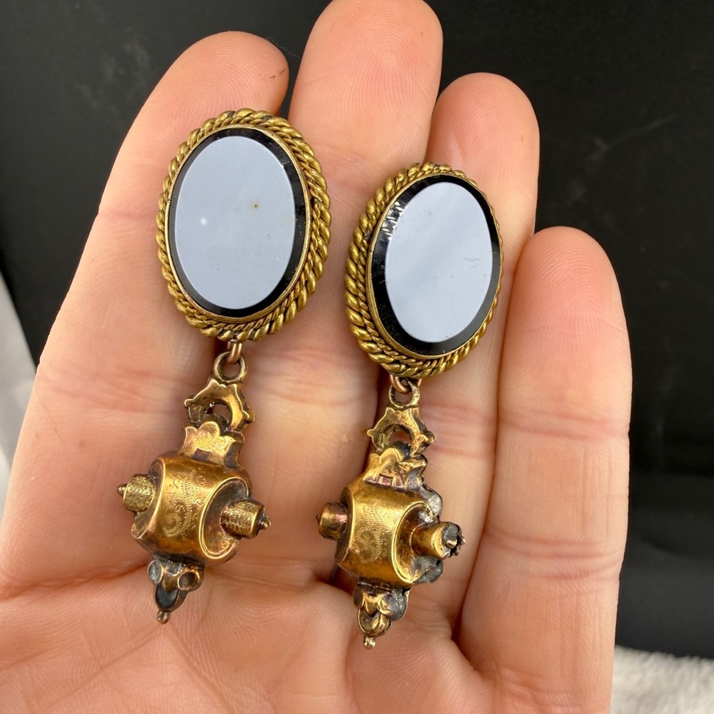 Vintage Estate Screw Back Earrings Gold Tone Glass Dangle Drop Victorian